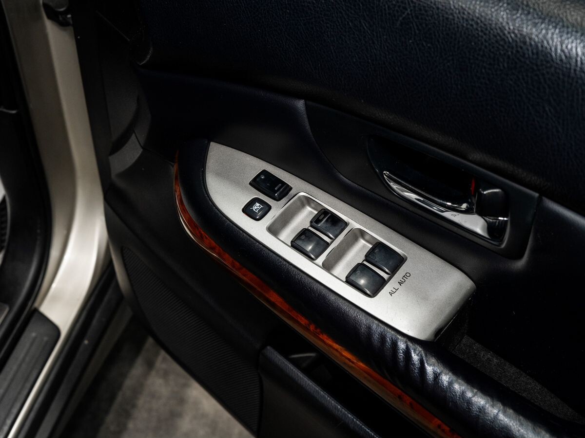 Toyota Harrier 2005 - фото автомобиля