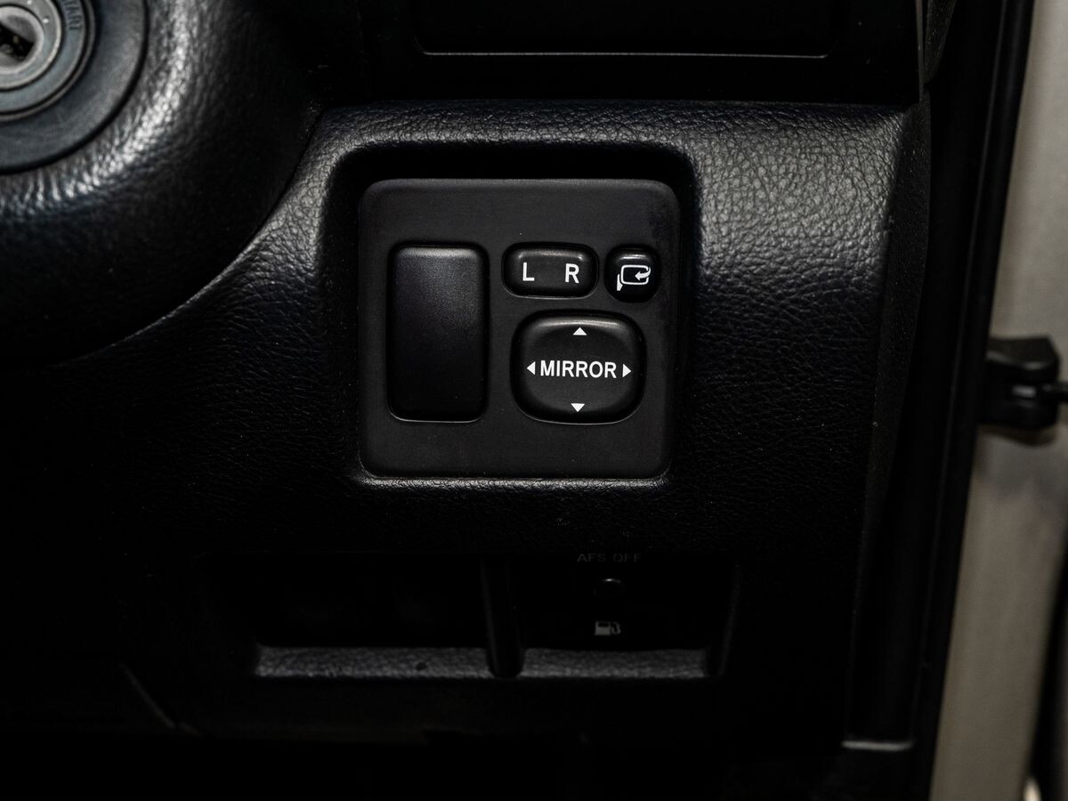 Toyota Harrier 2005 - фото автомобиля