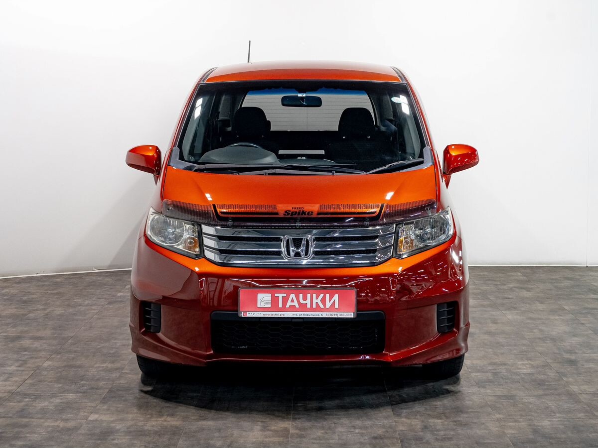 Honda Freed Spike 2010 - фото автомобиля