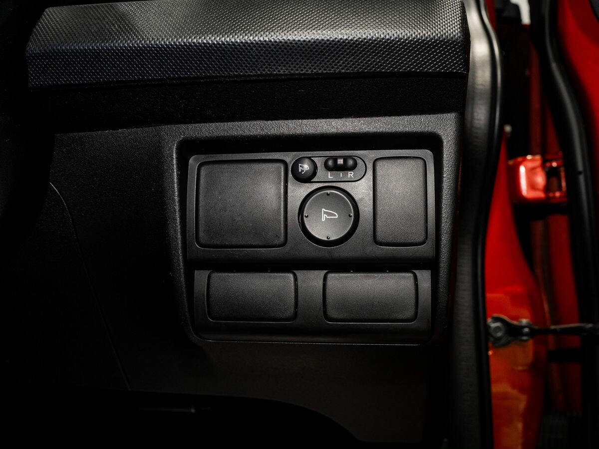 Honda Freed Spike 2010 - фото автомобиля