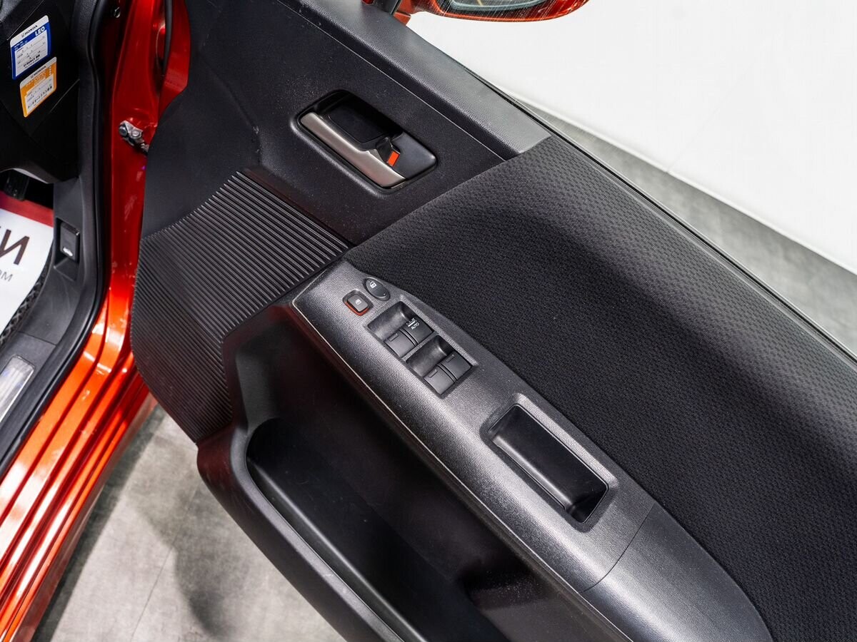 Honda Freed Spike 2010 - фото автомобиля