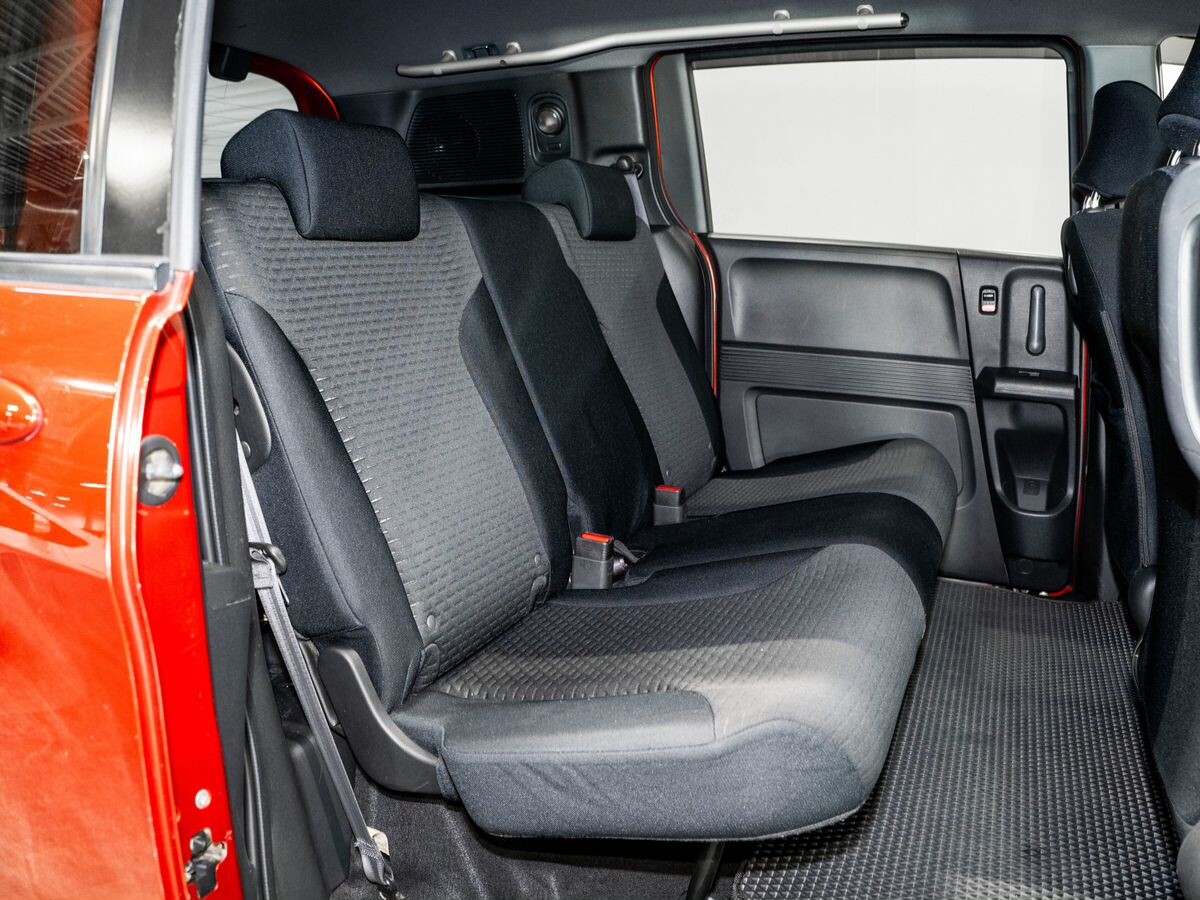 Honda Freed Spike 2010 - фото автомобиля