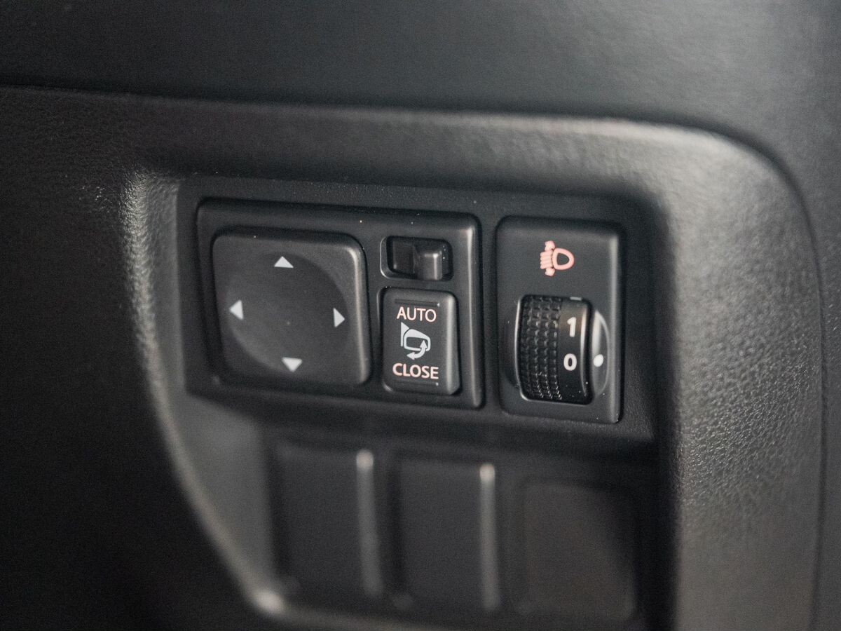 Nissan Juke 2012 - фото автомобиля