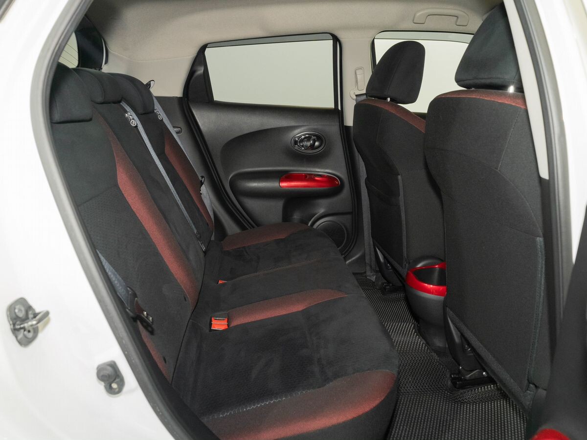 Nissan Juke 2012 - фото автомобиля