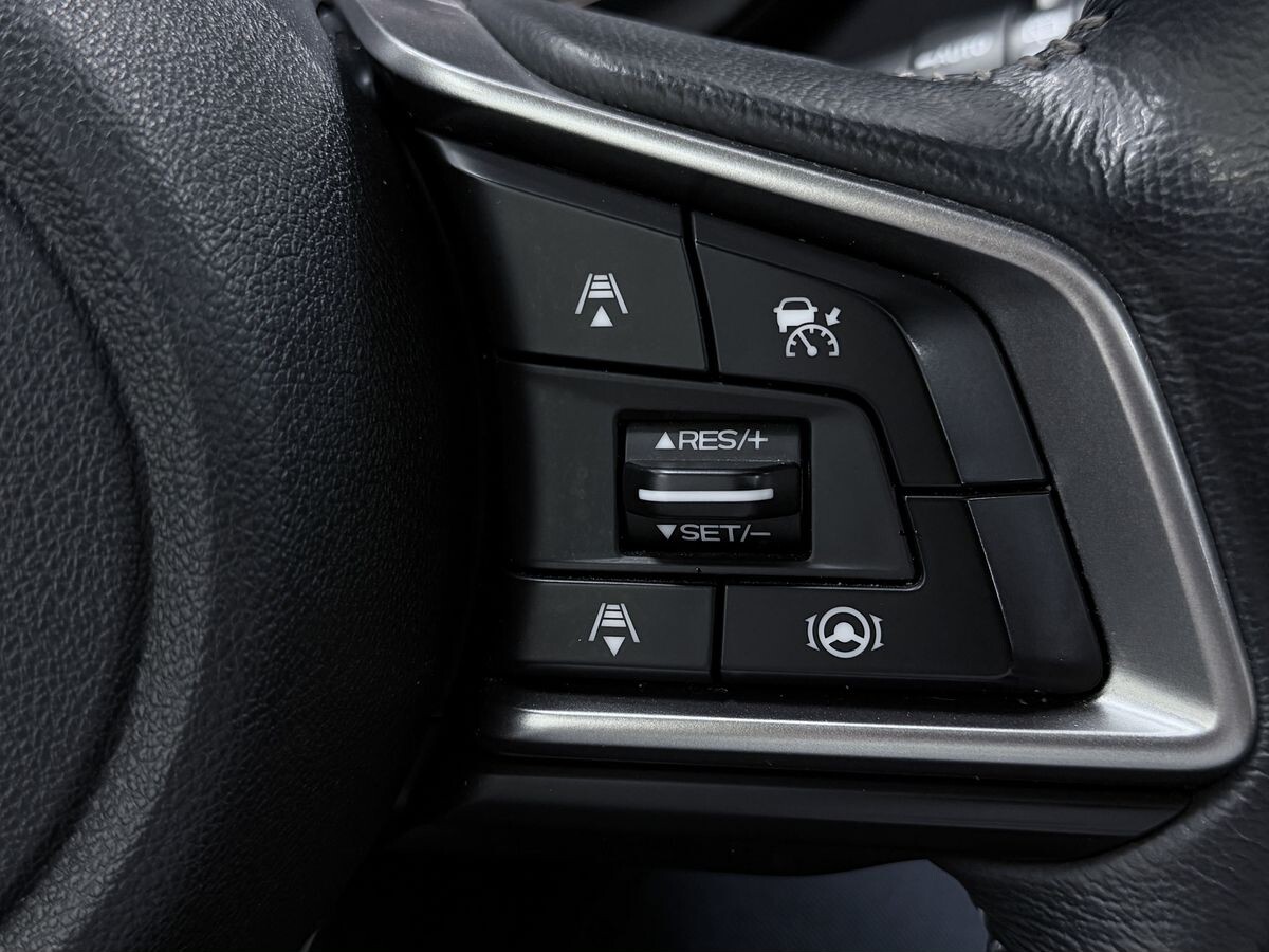 Subaru Forester 2022 - фото автомобиля