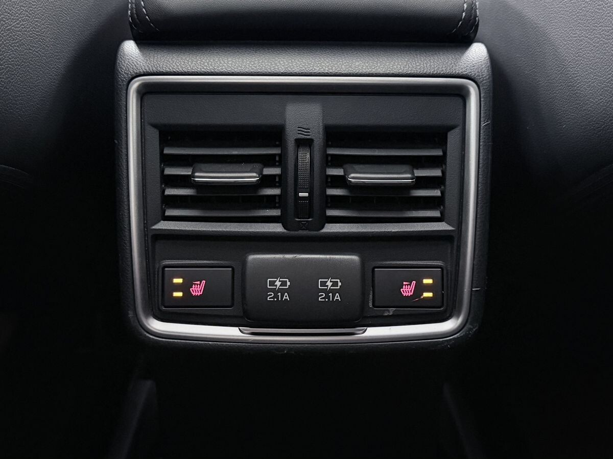 Subaru Forester 2022 - фото автомобиля