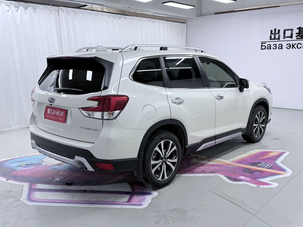 Subaru Forester 2022 - фото автомобиля