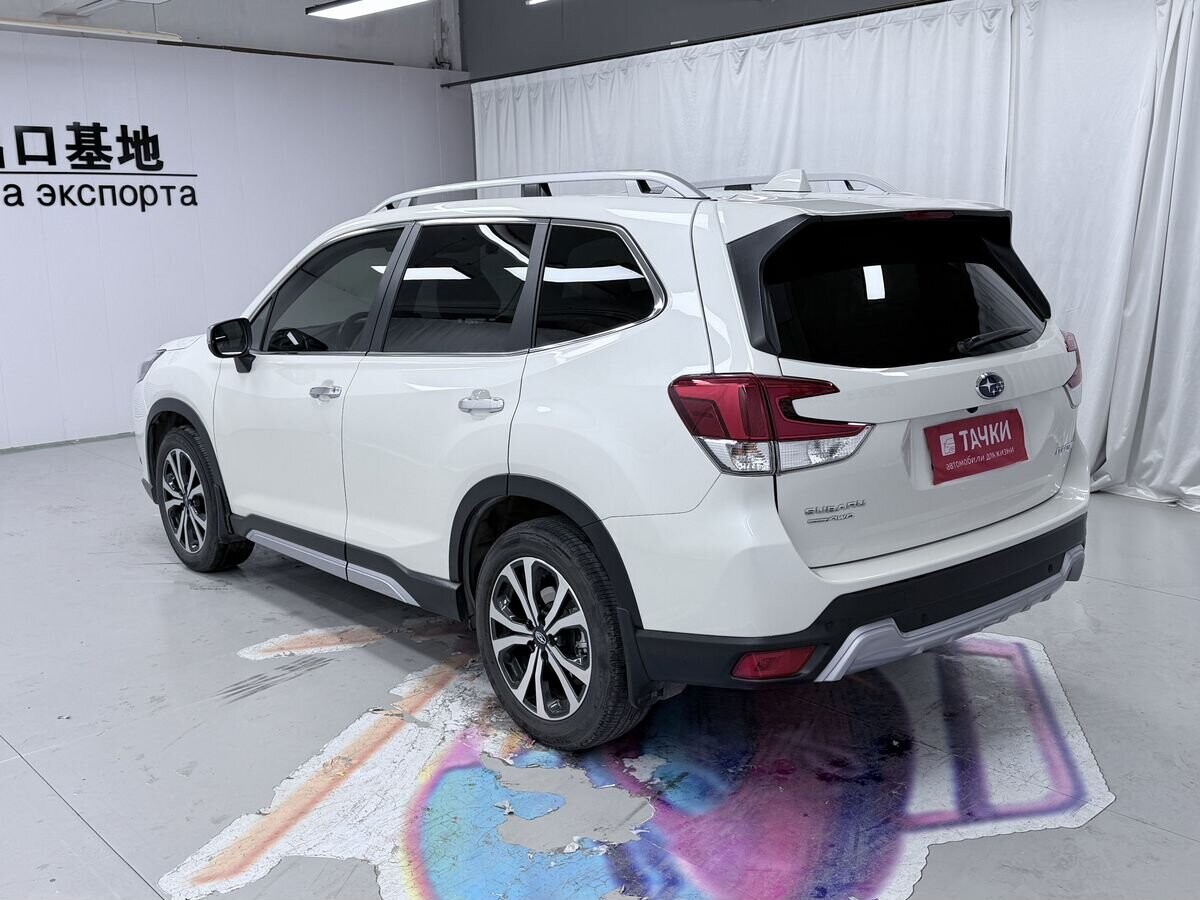 Subaru Forester 2022 - фото автомобиля