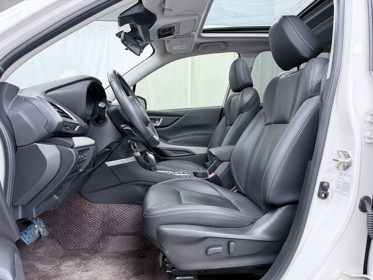 Subaru Forester 2022 - фото автомобиля