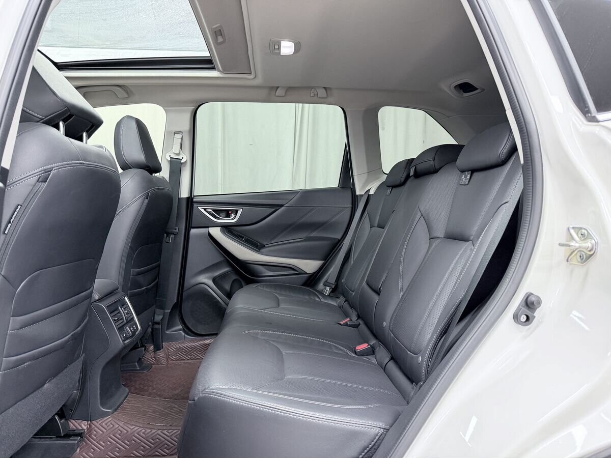 Subaru Forester 2022 - фото автомобиля