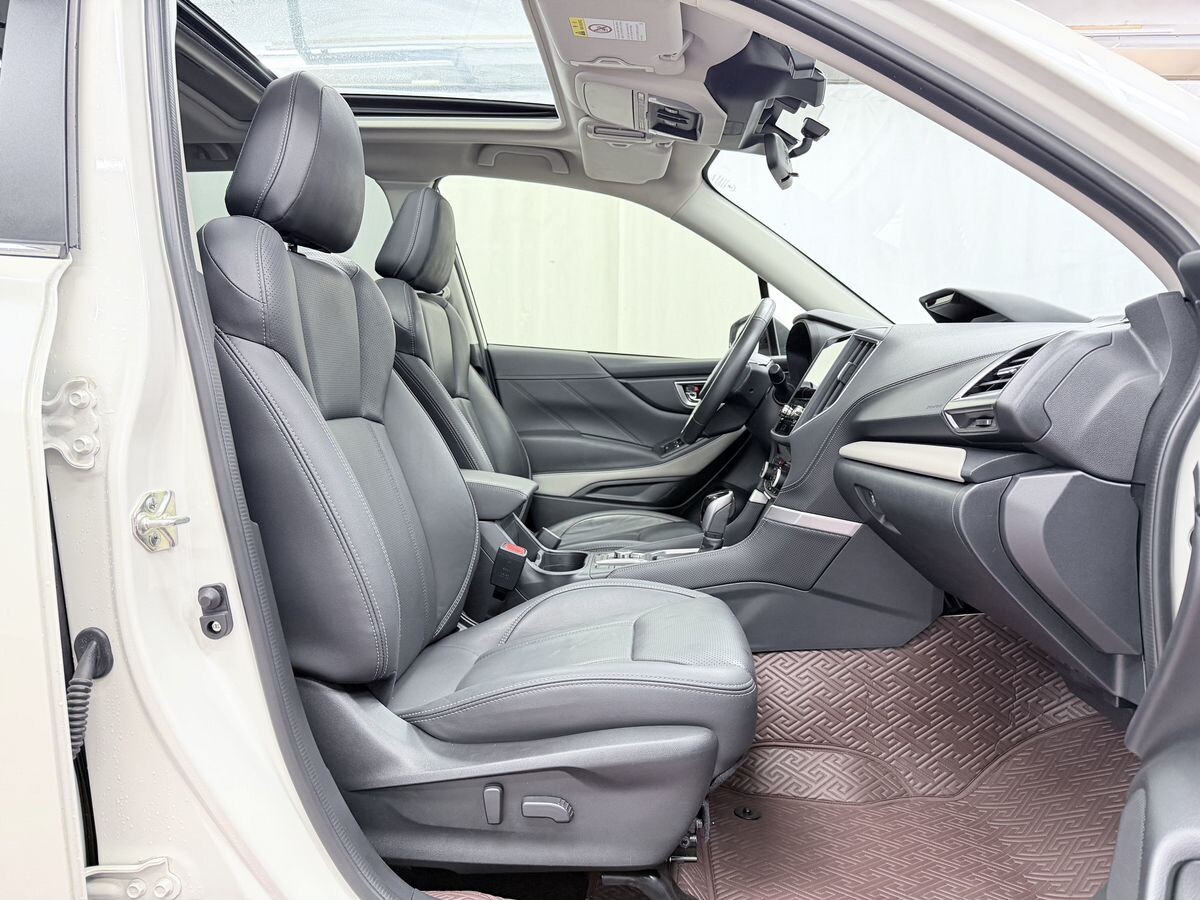 Subaru Forester 2022 - фото автомобиля