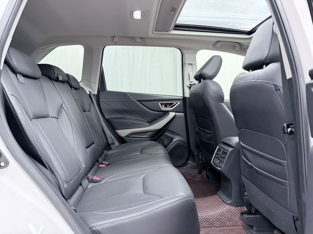 Subaru Forester 2022 - фото автомобиля