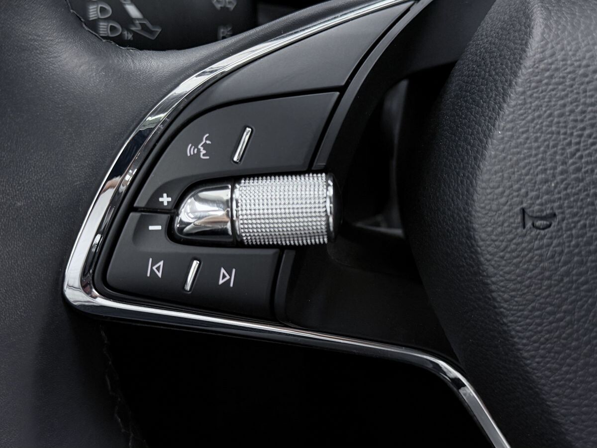 Skoda Karoq 2021 - фото автомобиля