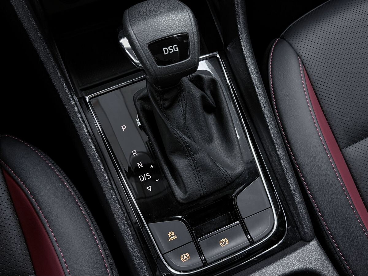 Skoda Karoq 2021 - фото автомобиля