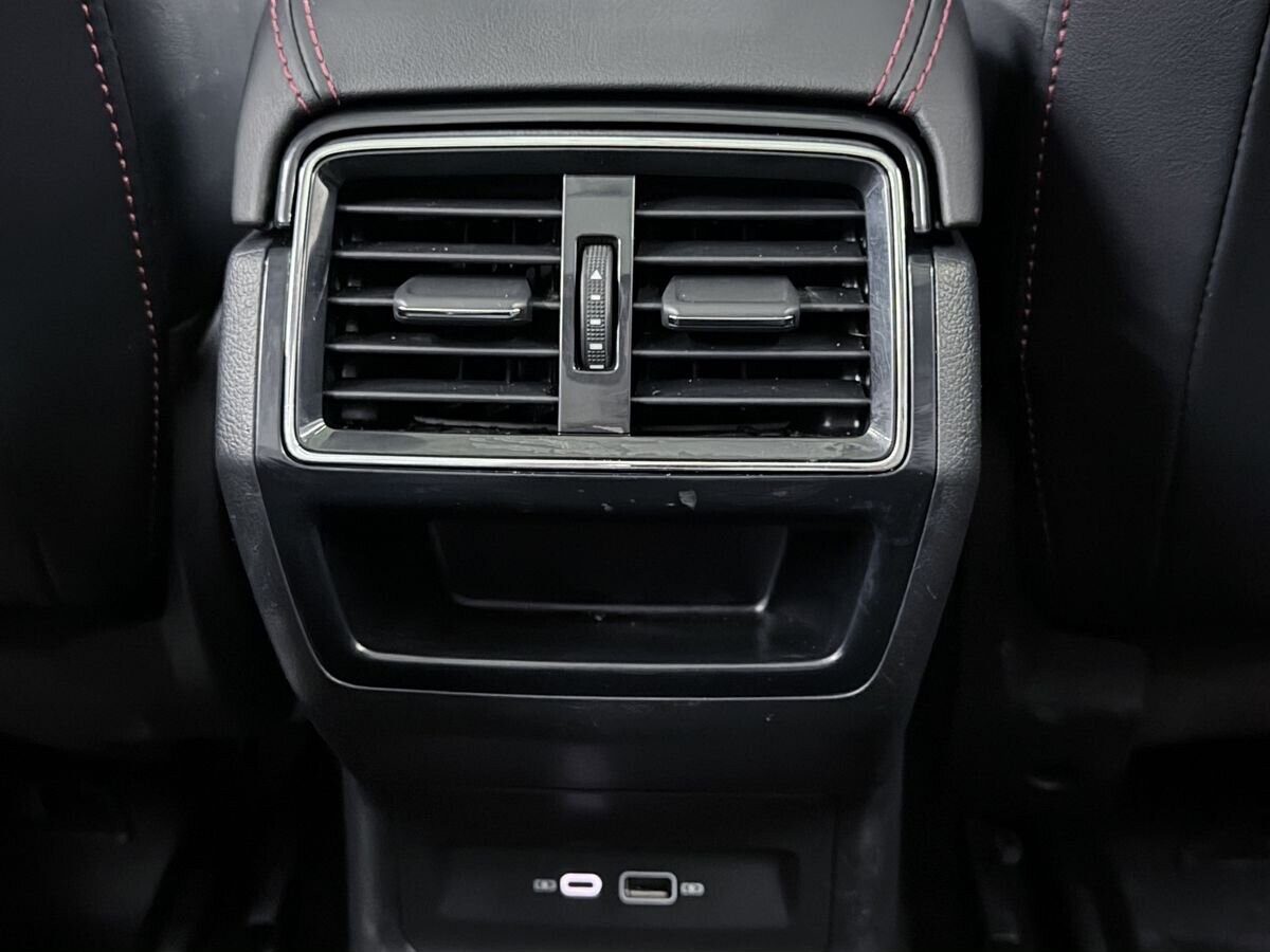 Skoda Karoq 2021 - фото автомобиля