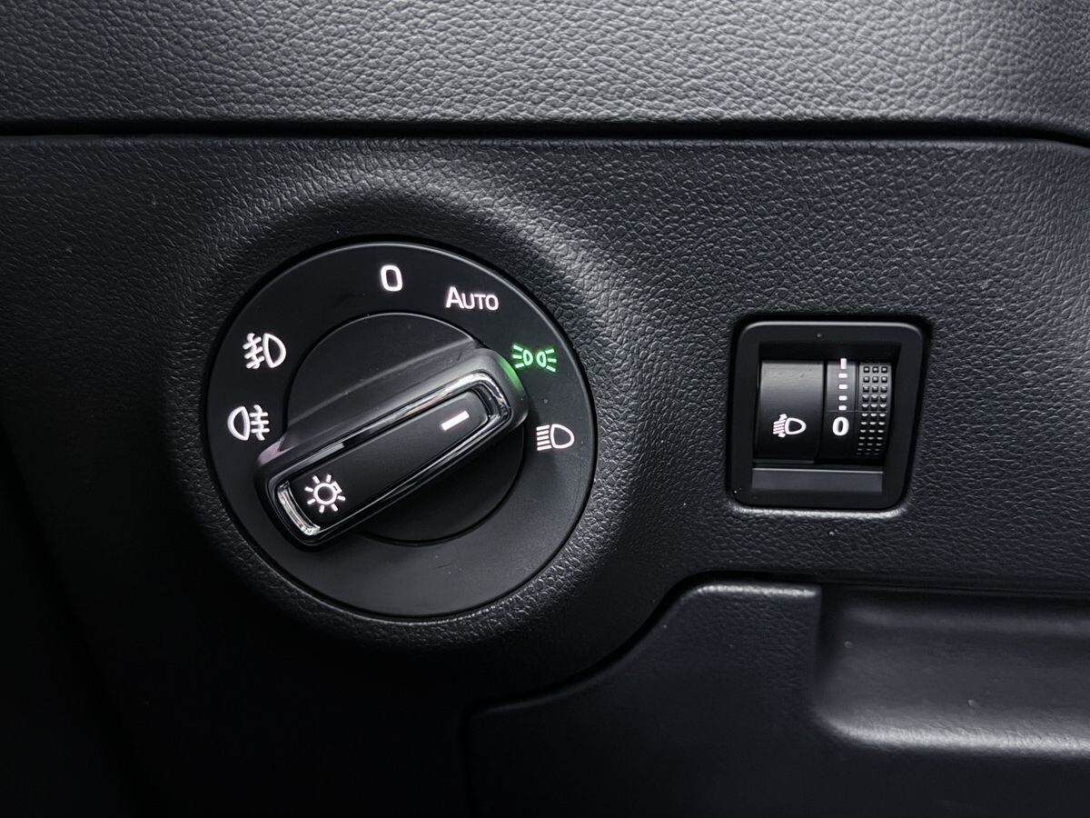 Skoda Karoq 2021 - фото автомобиля