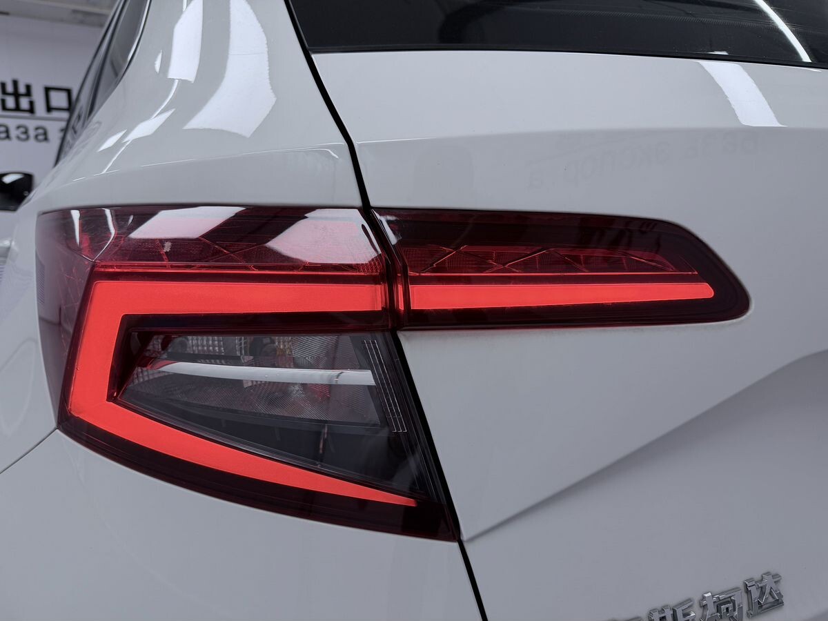 Skoda Karoq 2021 - фото автомобиля