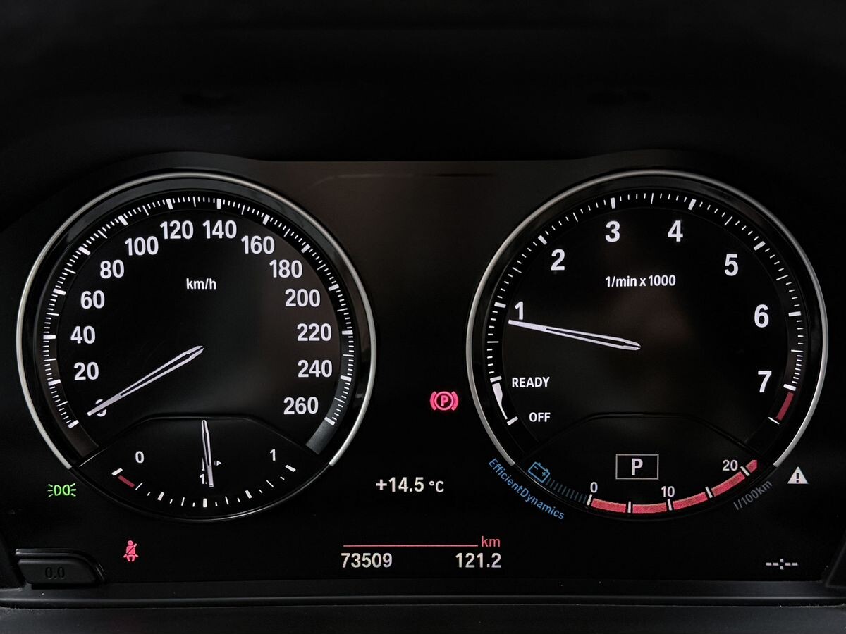 BMW 1-Series 2023 - фото автомобиля