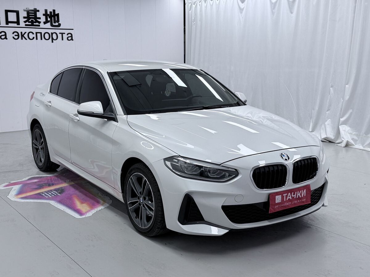 BMW 1-Series 2023 - фото автомобиля