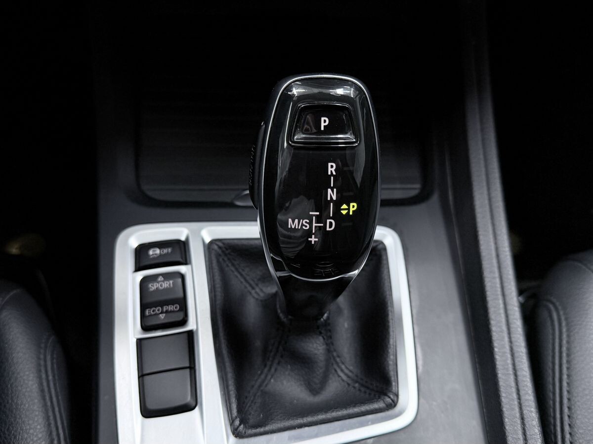 BMW 1-Series 2023 - фото автомобиля