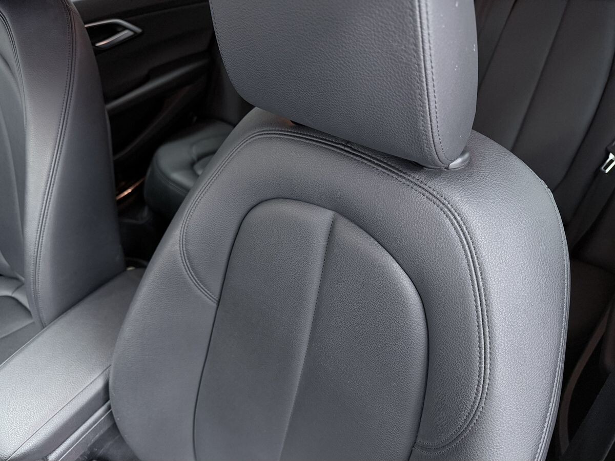 BMW 1-Series 2023 - фото автомобиля