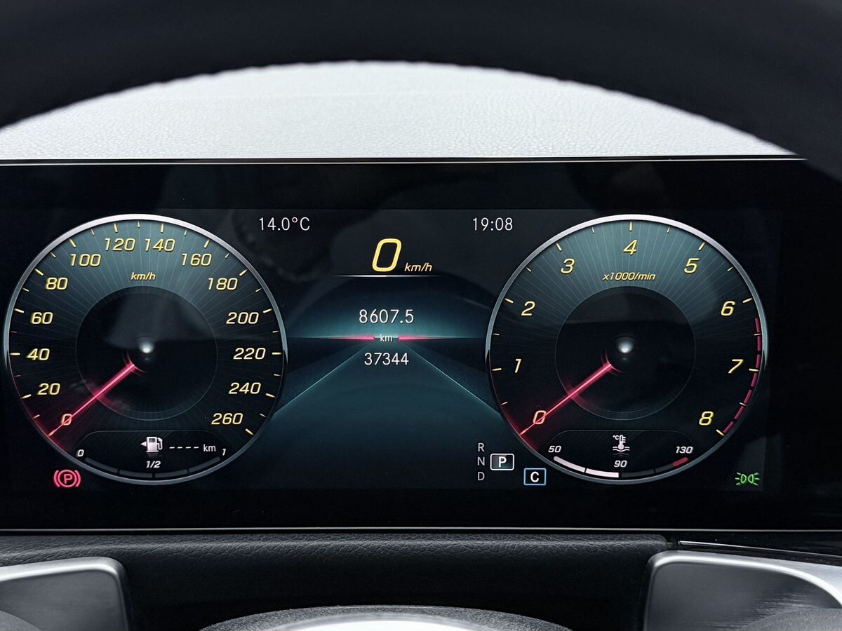 Mercedes-Benz GLB-Class 2021 - фото автомобиля