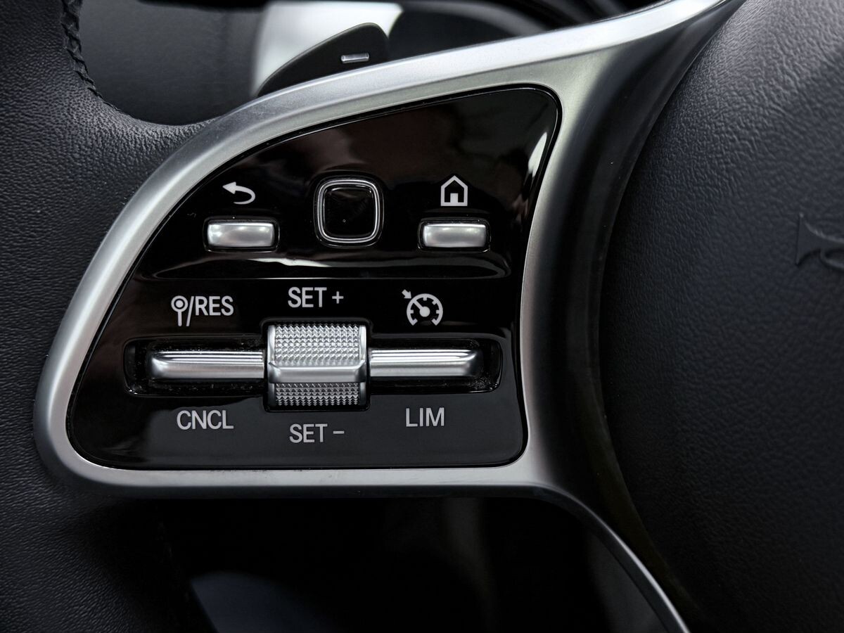 Mercedes-Benz GLB-Class 2021 - фото автомобиля