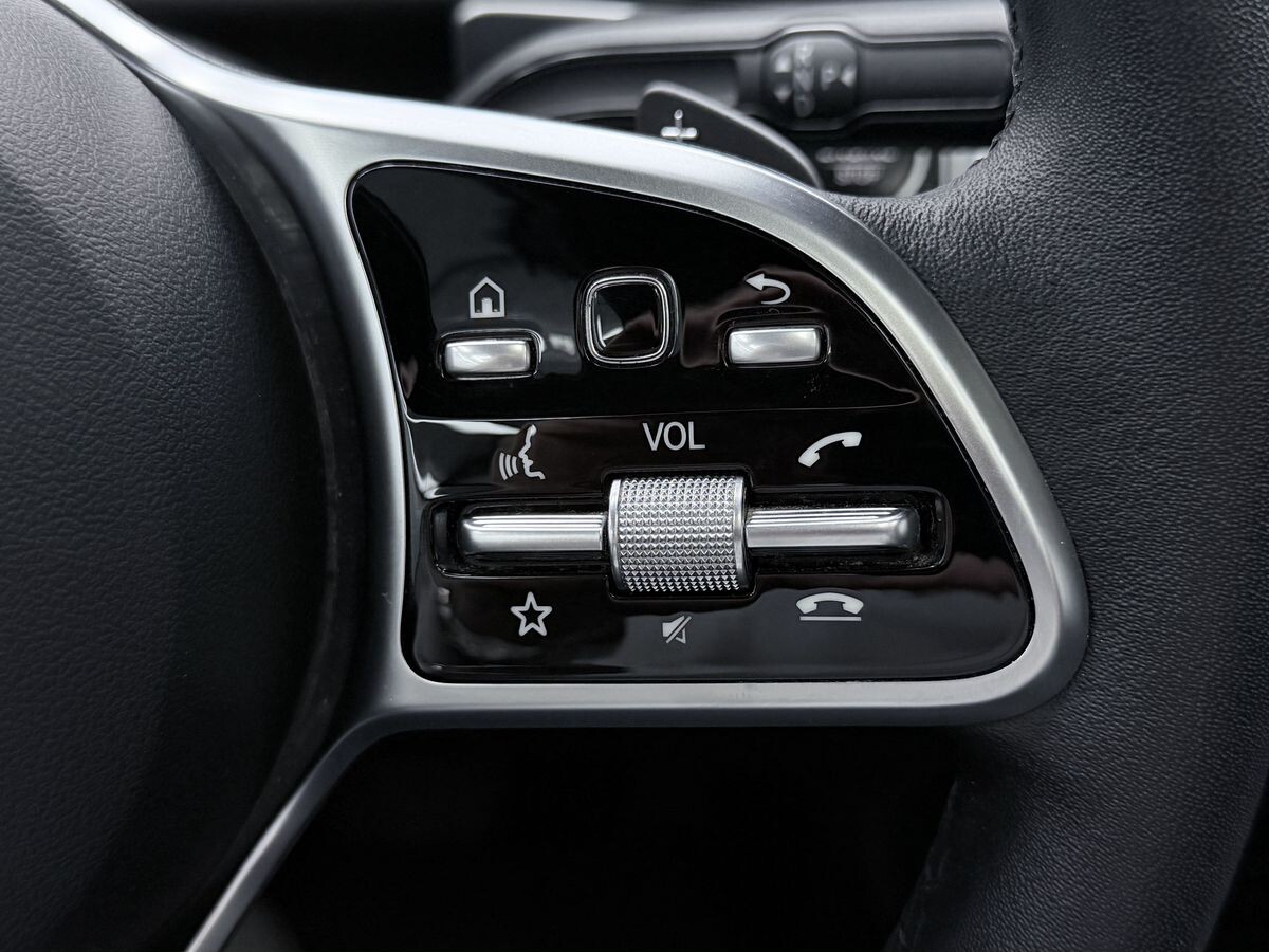 Mercedes-Benz GLB-Class 2021 - фото автомобиля