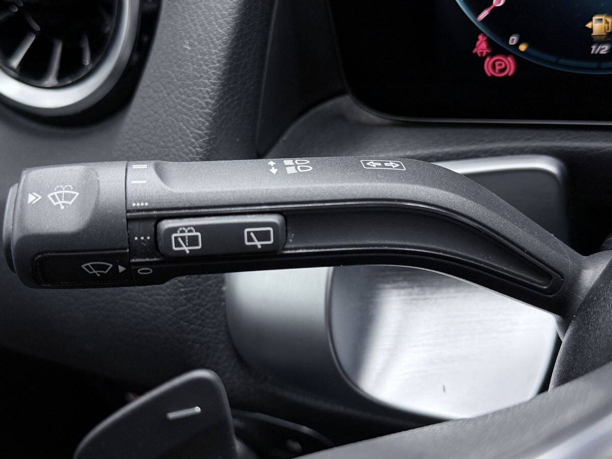 Mercedes-Benz GLB-Class 2021 - фото автомобиля