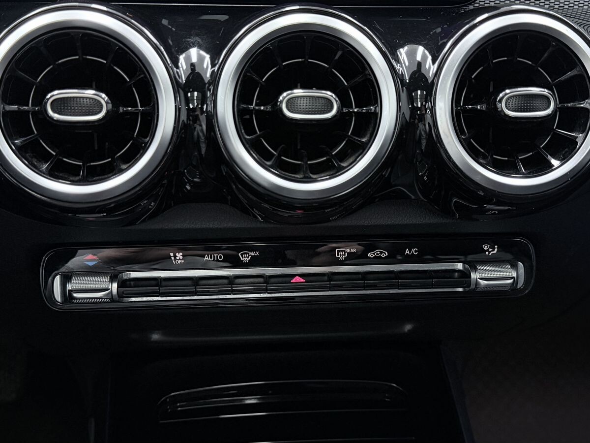 Mercedes-Benz GLB-Class 2021 - фото автомобиля