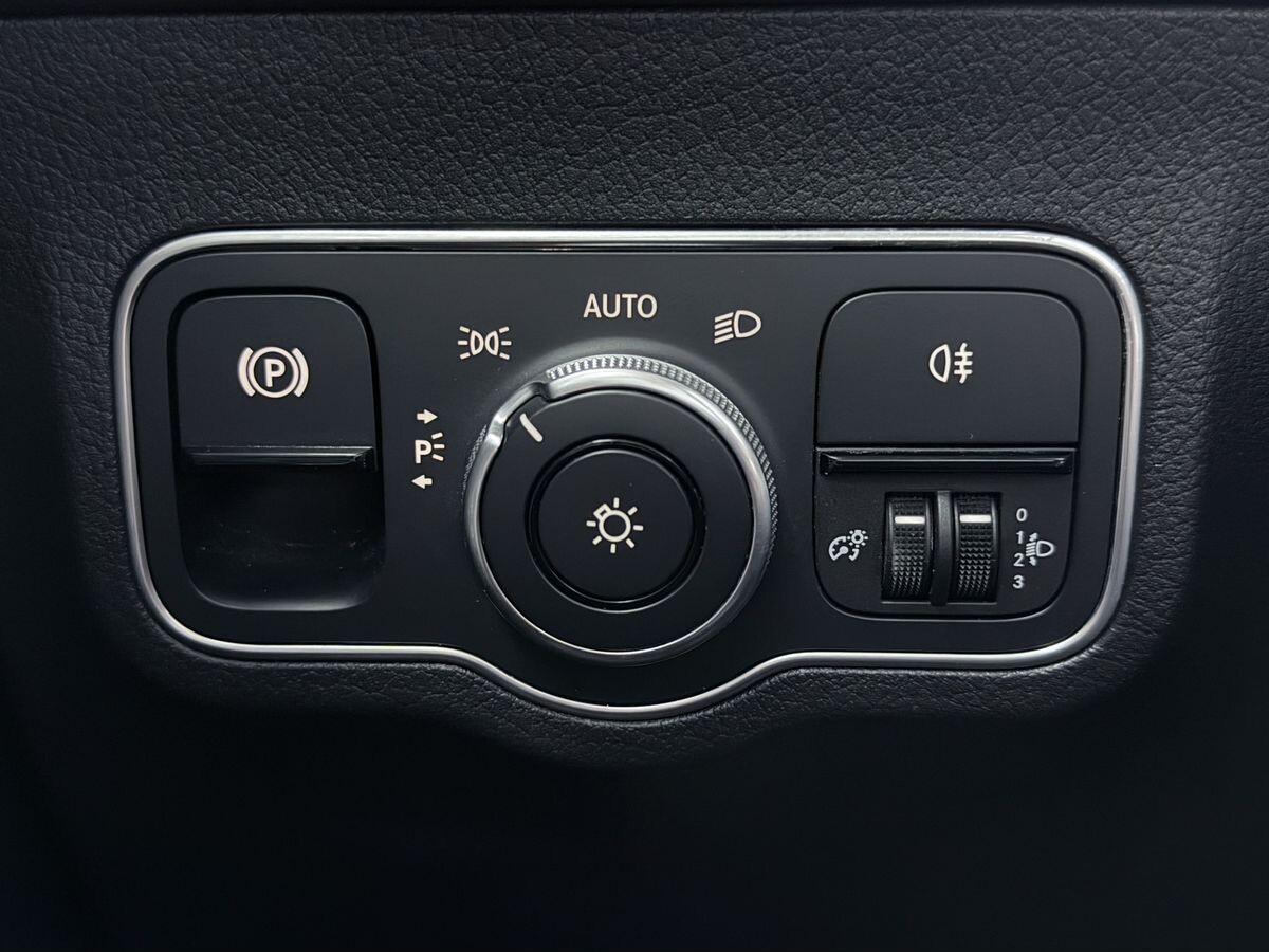 Mercedes-Benz GLB-Class 2021 - фото автомобиля