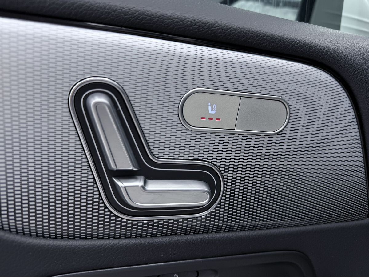 Mercedes-Benz GLB-Class 2021 - фото автомобиля