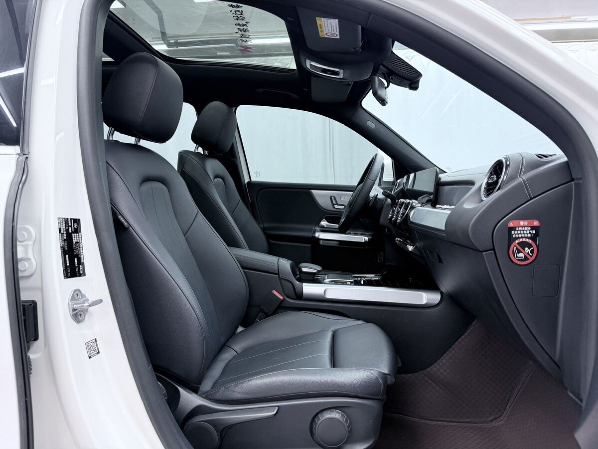 Mercedes-Benz GLB-Class 2021 - фото автомобиля