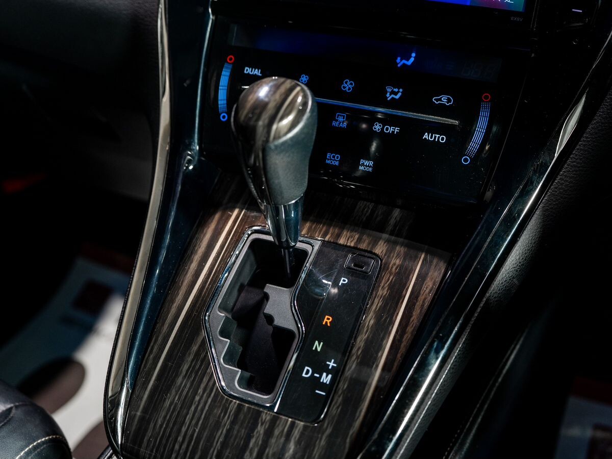 Toyota Harrier 2016 - фото автомобиля