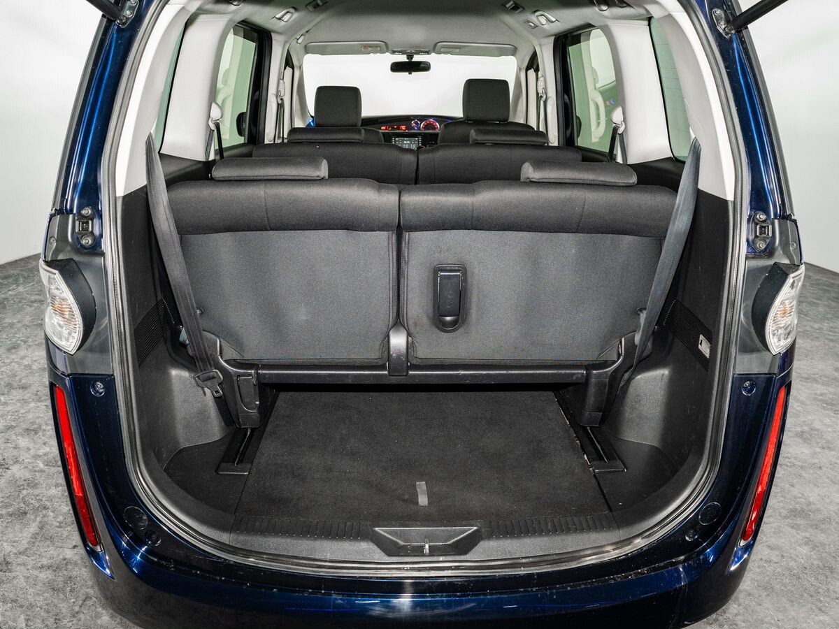 Mazda Biante 2008 - фото автомобиля