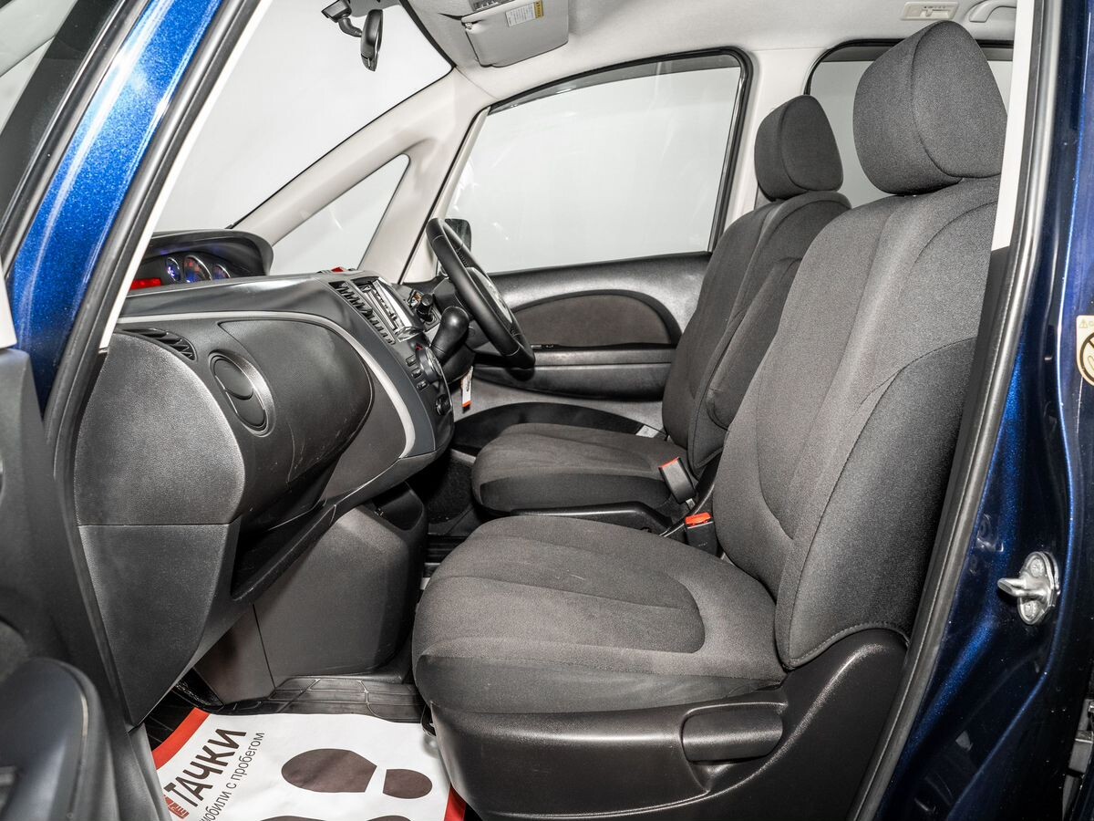 Mazda Biante 2008 - фото автомобиля