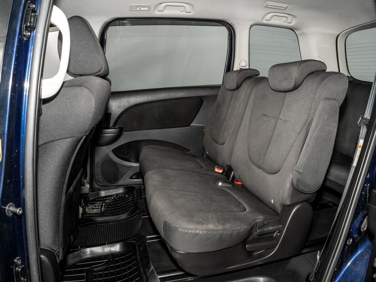 Mazda Biante 2008 - фото автомобиля