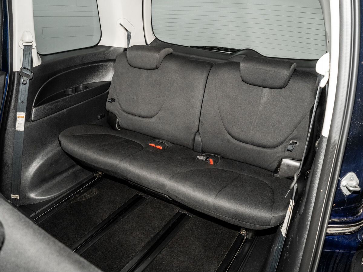 Mazda Biante 2008 - фото автомобиля