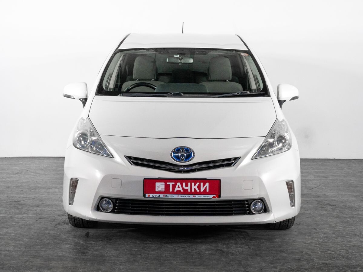 Toyota Prius Alpha 2012 - фото автомобиля