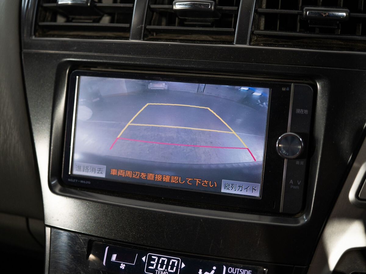 Toyota Prius Alpha 2012 - фото автомобиля