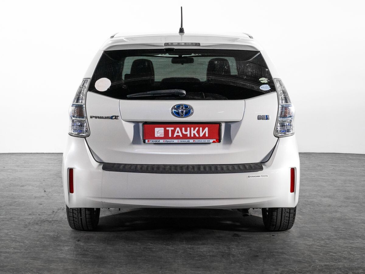 Toyota Prius Alpha 2012 - фото автомобиля