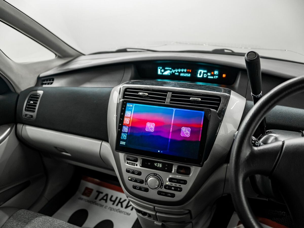 Toyota Opa 2003 - фото автомобиля