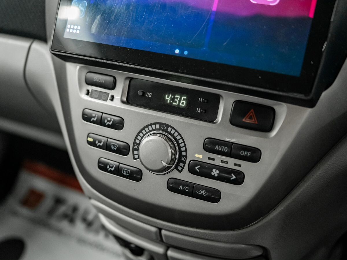 Toyota Opa 2003 - фото автомобиля