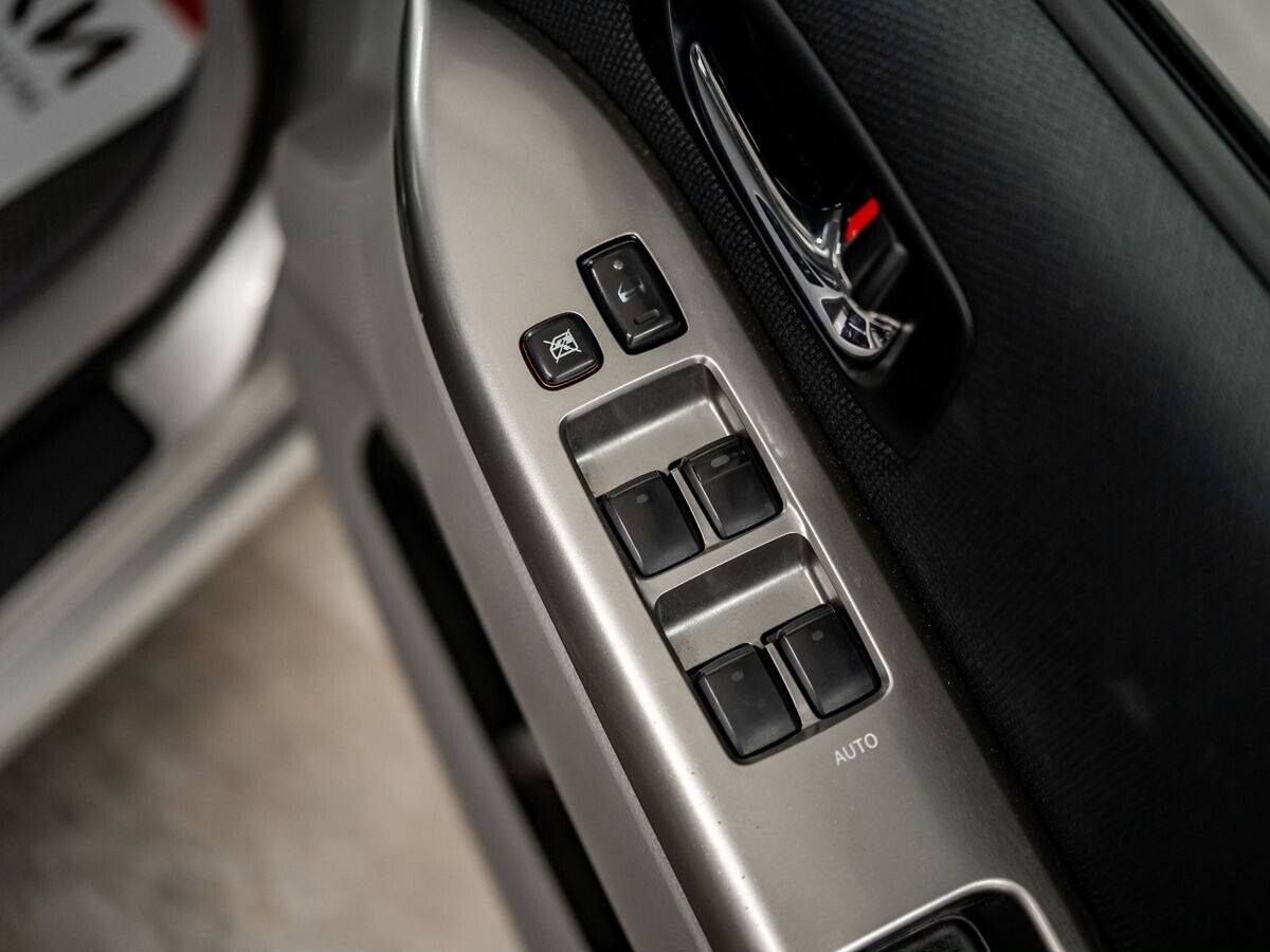 Toyota Opa 2003 - фото автомобиля