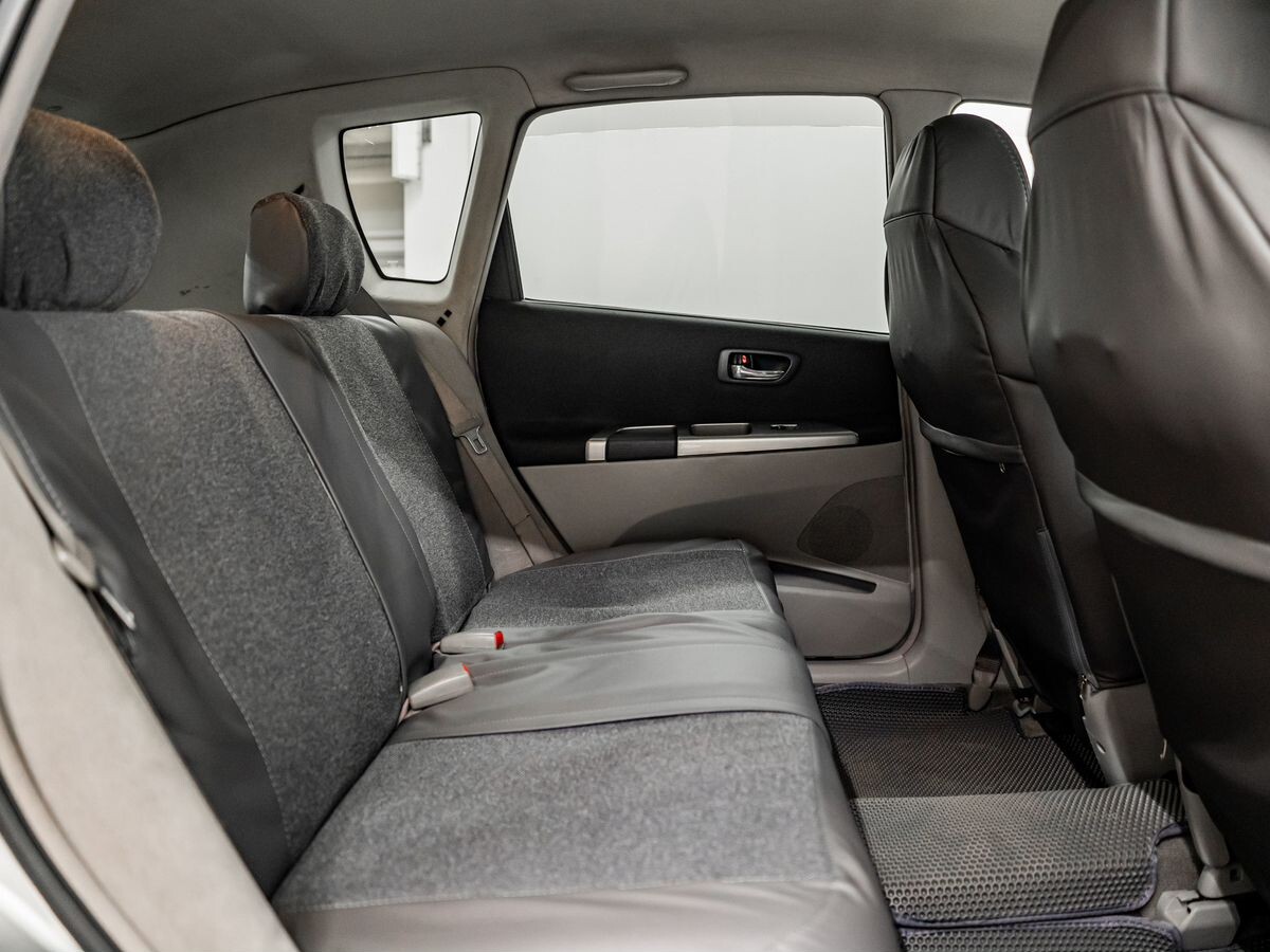 Toyota Opa 2003 - фото автомобиля