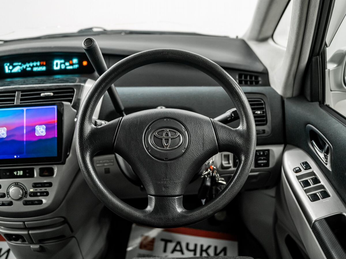 Toyota Opa 2003 - фото автомобиля