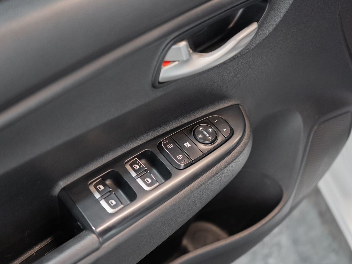 Kia Rio 2017 - фото автомобиля