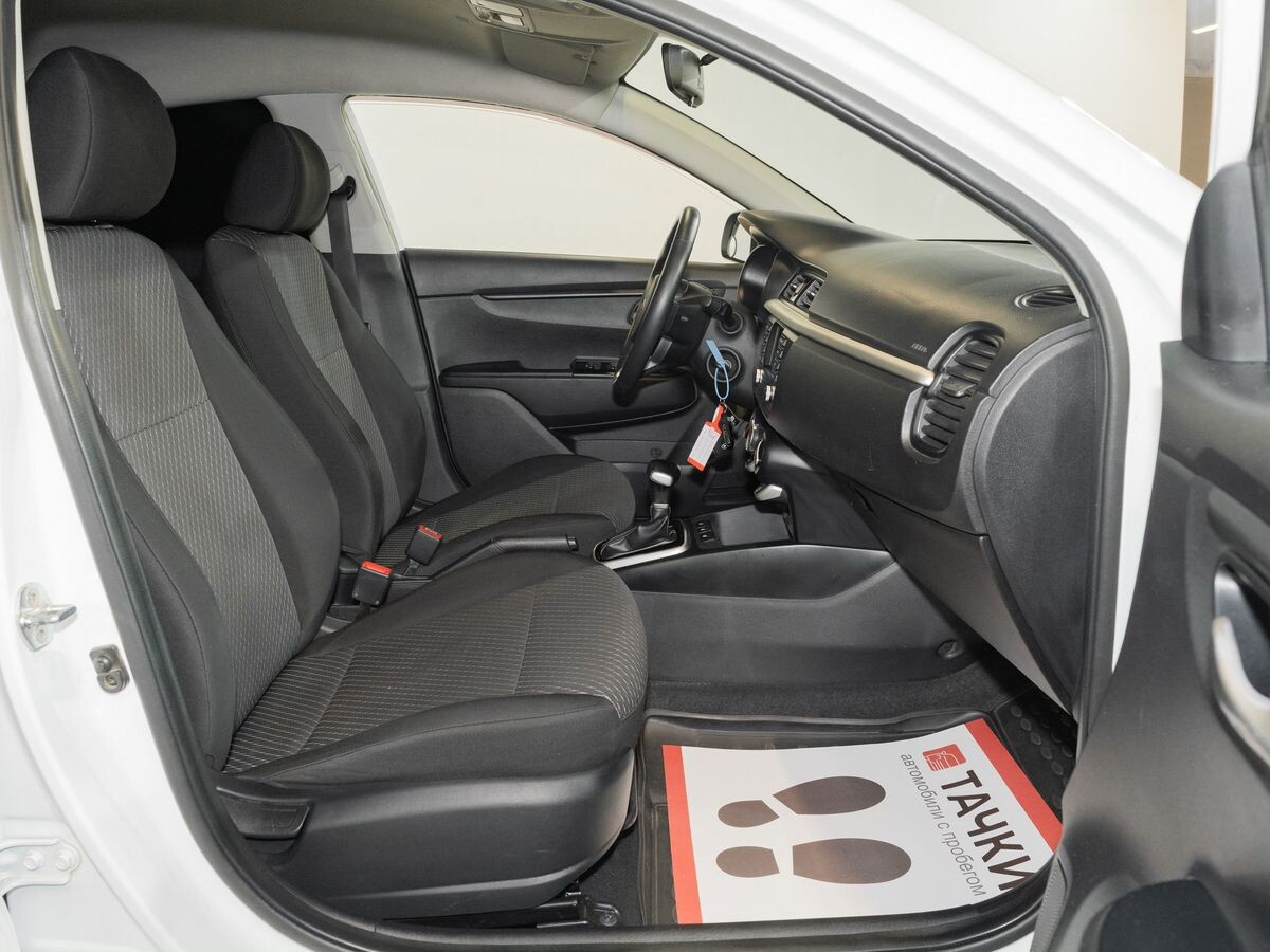 Kia Rio 2017 - фото автомобиля