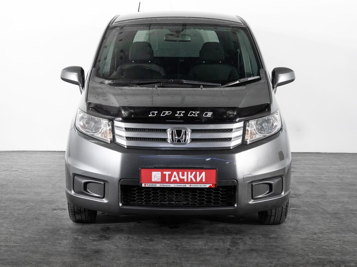 Honda Freed Spike 2010 - фото автомобиля