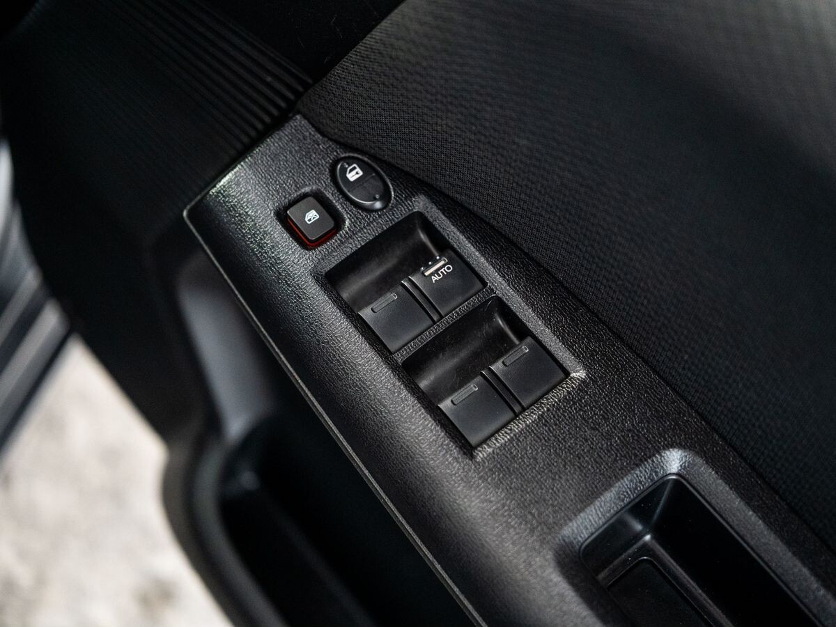 Honda Freed Spike 2010 - фото автомобиля